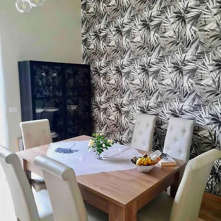 Apartment Casa Mare Vacanze Viale Venezia 18 *